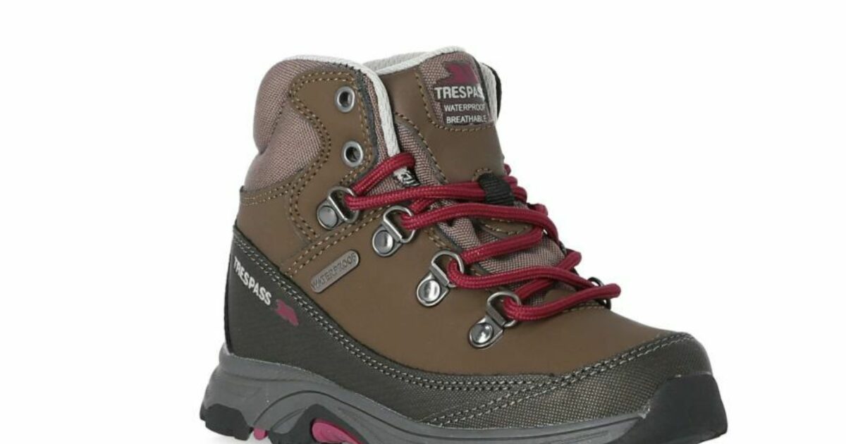 Trespass hiking hot sale boots