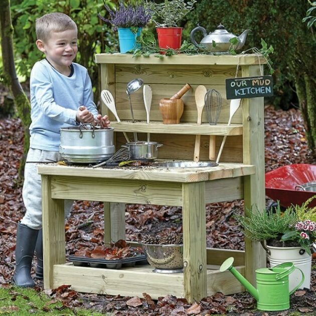 small mud kitchen