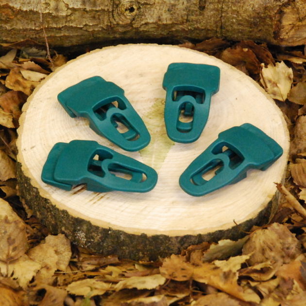 Clipon Tarp Eyelets Muddy Faces