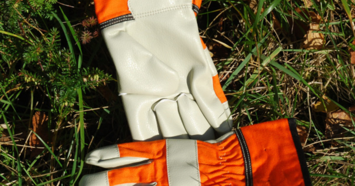 Kids Rigger Gloves Muddy Faces