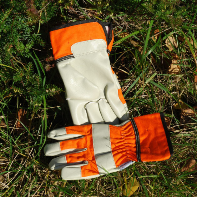 Kids Rigger Gloves Muddy Faces