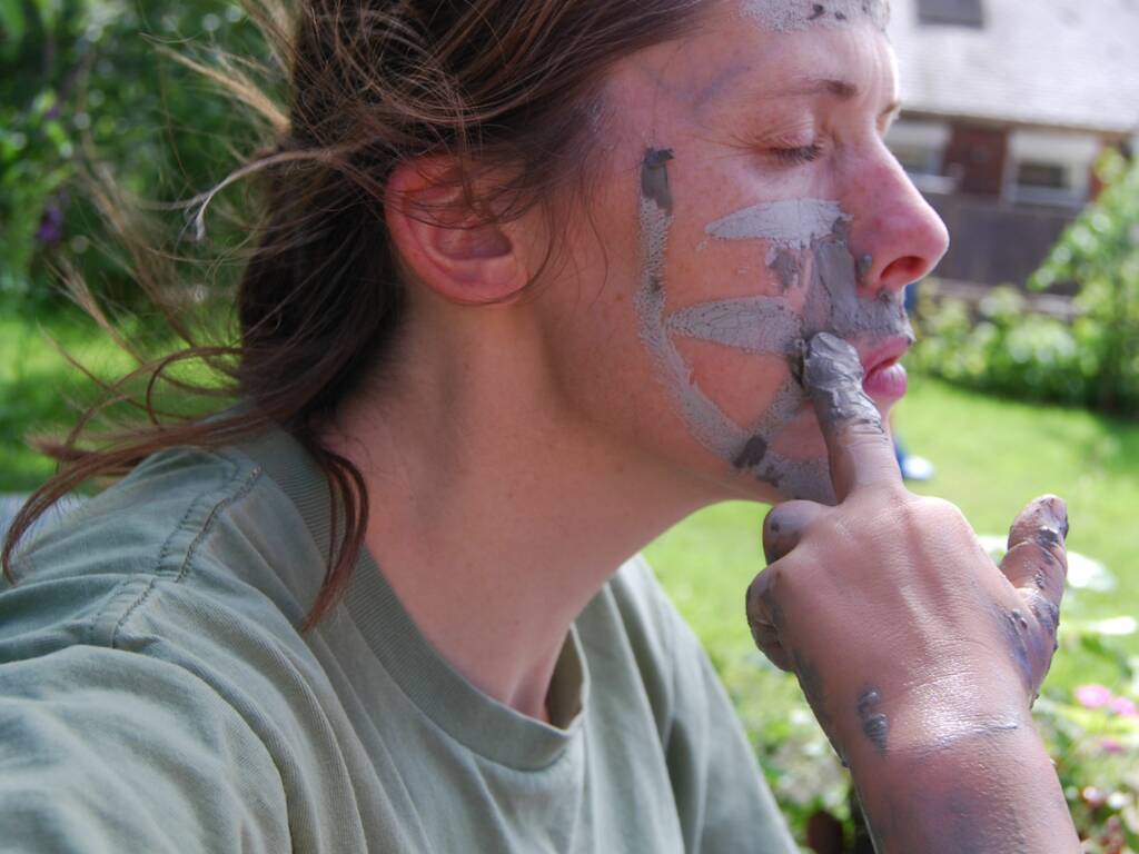 Liz mud face