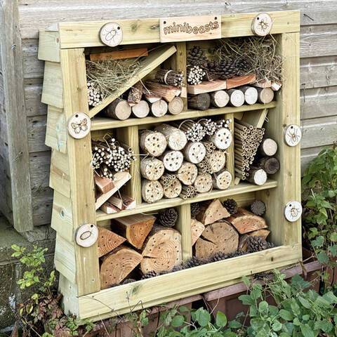 Square Minibeast Hotel