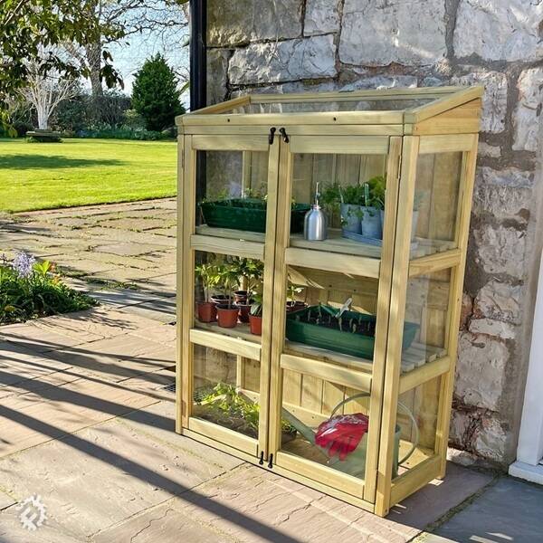 manual override of the alt attribute