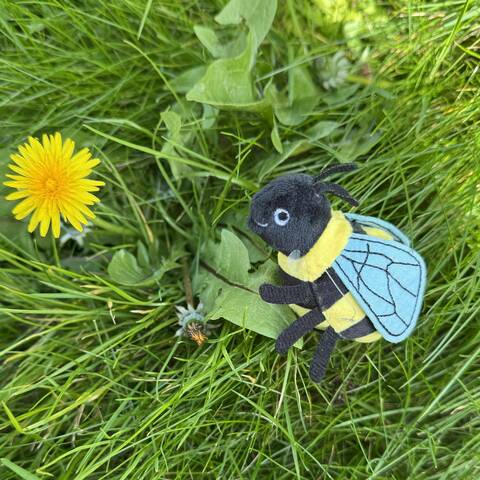 Bumble Bee Finger Puppet