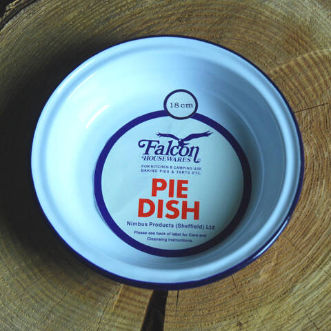Enamel Pie Dish - 18cm