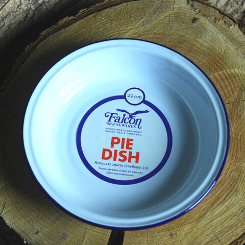 Enamel Pie Dish - 22cm