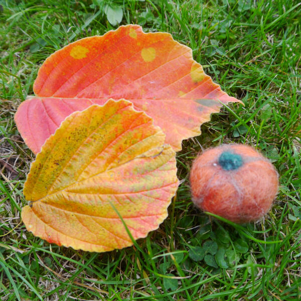 Felt pumpkin60x60 Felt pumpkin60x60