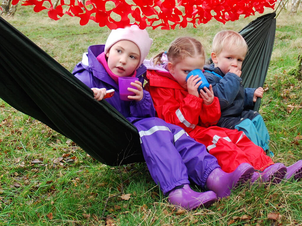 Hero children on hammock 1500x843