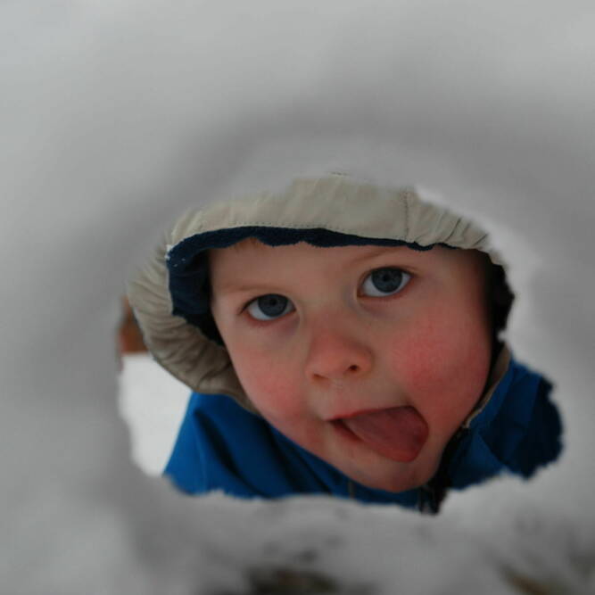 Snow peephole 2 Snow peephole 2