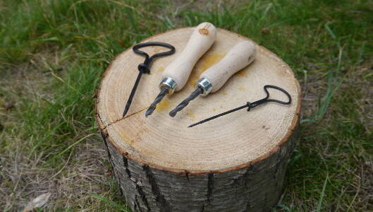 Tool use & Traditional Crafts