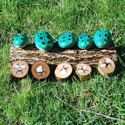Hand Painted Speckled Frogs Set